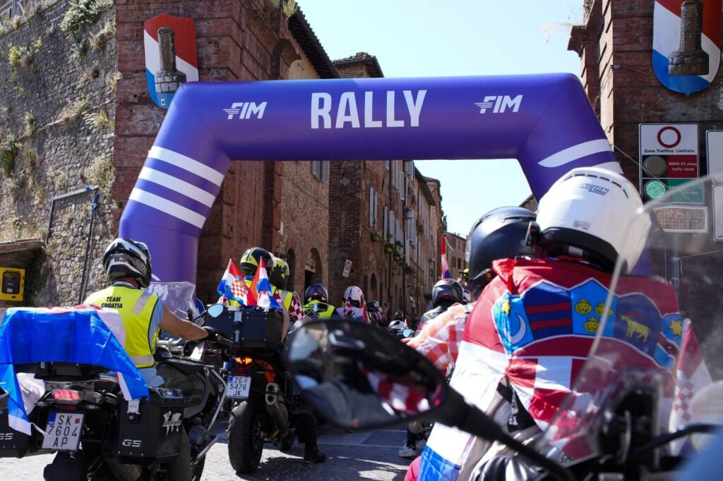 77° FMI Rally: parata delle nazioni