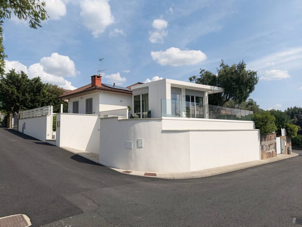 Villa a San Vincenzo tra colline e mare